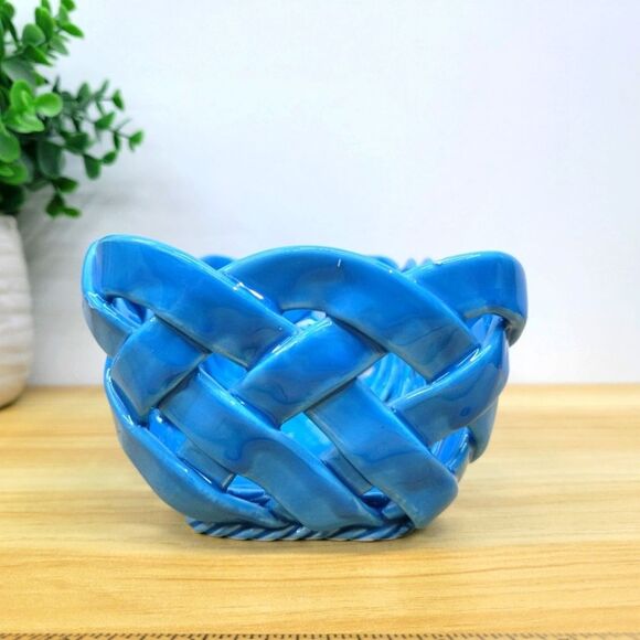 Handmade Italian Ceramic Lattice Basket – PRIMO GI, Bright Blue - Picture 4 of 14